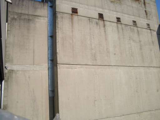Consolidamento del muro al sesto piano (visto dall'esterno)
